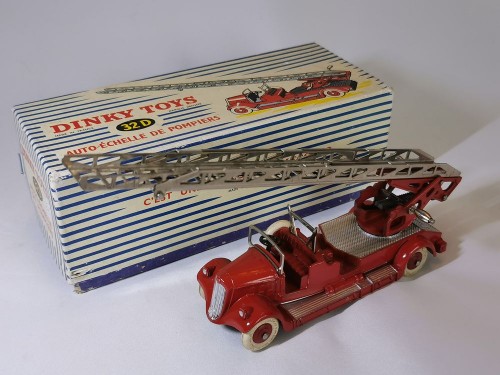 DINKY TOYS 32D / 899 - Delahaye pompiers grande échelle, avec boîte d'origine