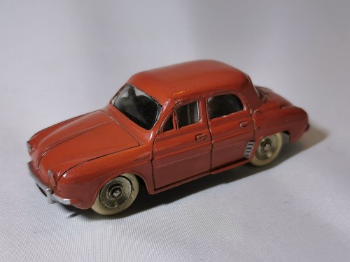 DINKY TOYS 24E / 524 - Renault Dauphine rouge brique
