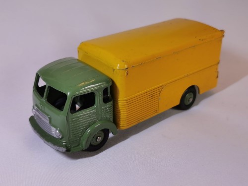 DINKY TOYS 33A - Simca Cargo fourgon vert olive/jaune