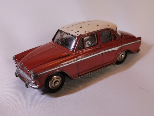 DINKY TOYS 544 - Simca Aronde P60